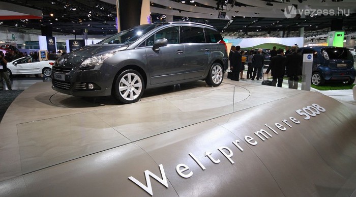 Lesz 5 és 7 személyes kivitel is