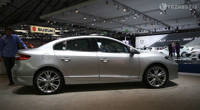 Tengelytávja nyújtott, mint a Mégane kombié