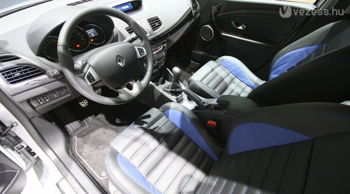 Belül ez is szép, akár a Mégane