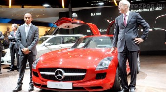 Lewis Hamilton és az internet