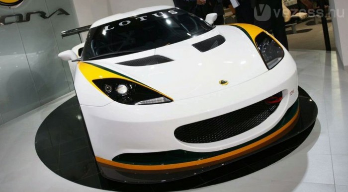 400 lóerő jut 1200 kilóra