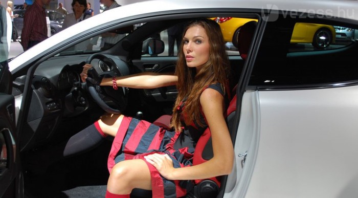 Szép dolgozó lányok Frankfurtból 6