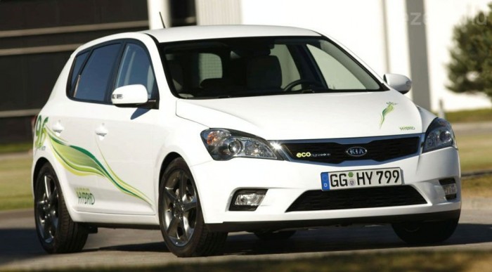 Közúton tesztelik az autókat