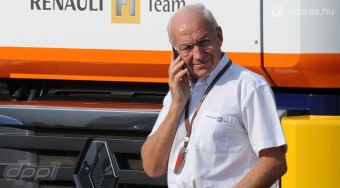 Bocsánatot kér a Renault