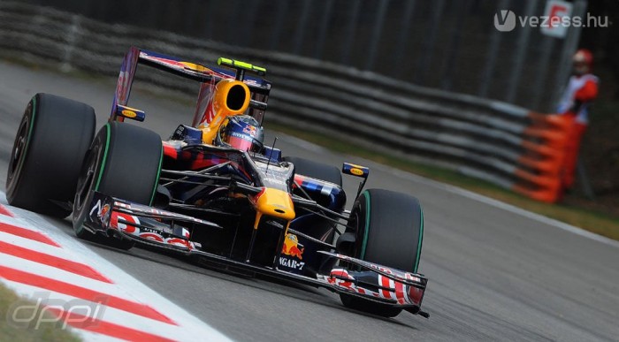 Vettel nem finomkodik tovább