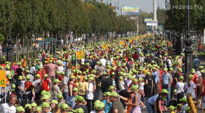 Az autómentes illúzió napja 10 | Vezess Majdnem 9000 négyzetméternyi aszfaltrajz készült