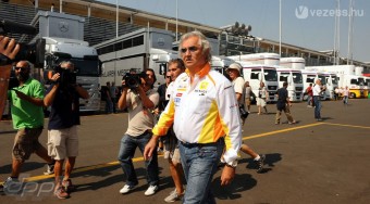 Briatore beperli az FIA-t?