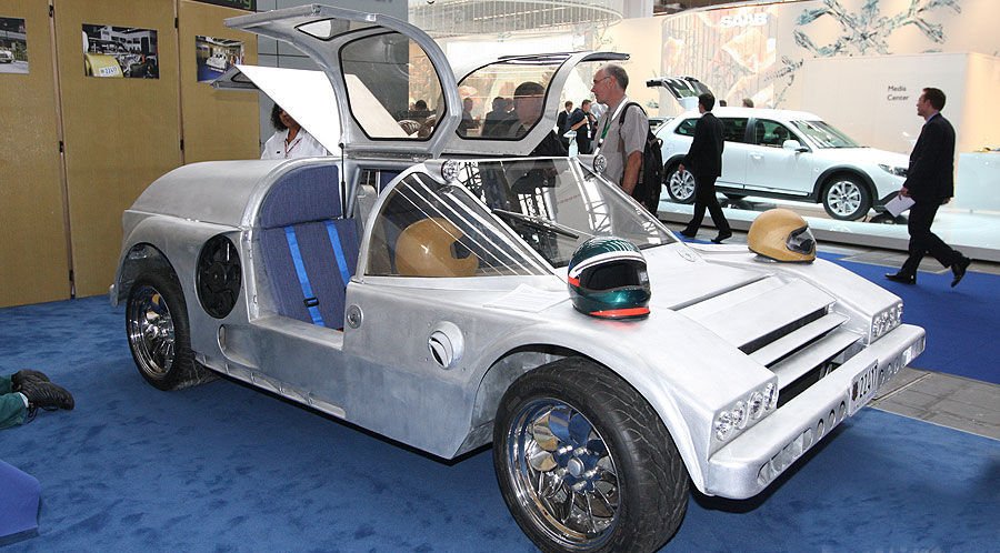 300 feletti tempóra képes