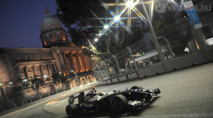 Hamilton kijavítaná a hibáját 7