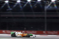 Barrichello Hamiltonnak adta a pole-t 48