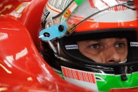 Barrichello Hamiltonnak adta a pole-t 49