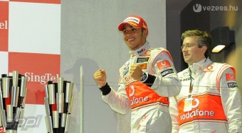 Hamilton simán behúzta!