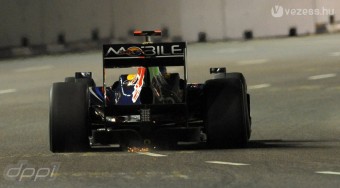 Vettel: Szétesett alattam az autó!