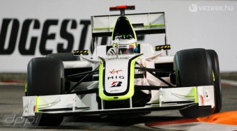 Button: Őrület az ötödik hely!