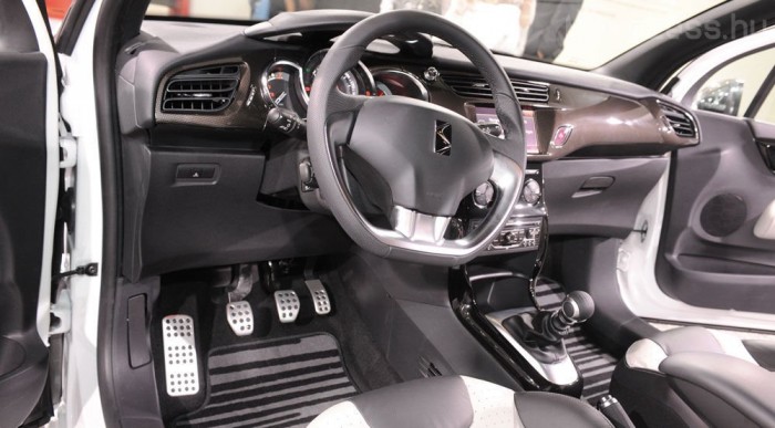 Jól rajtolt a luxus Citroën 3 | Vezess Jól rajtolt a luxus Citroën 3