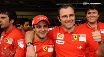 Massa vezet a szezonzárón?