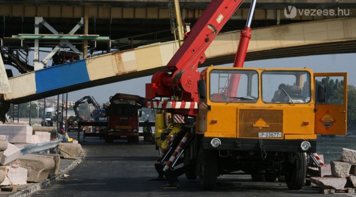 Hétfőtől járható a Budai alsó rakpart 6 Majd októberben, talán...