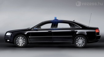 Büntetés a minisztert szállító autónak