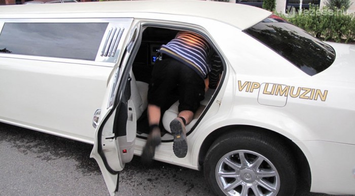 Bekászálódás, talpig elegánsan