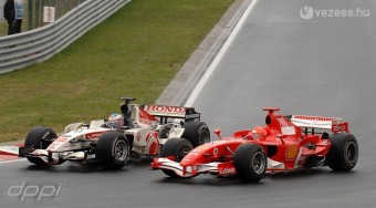Button: Schumacher csalt, én nem fogok!