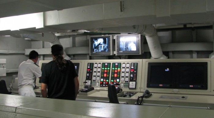 Bombabiztosan, ablaktalanul