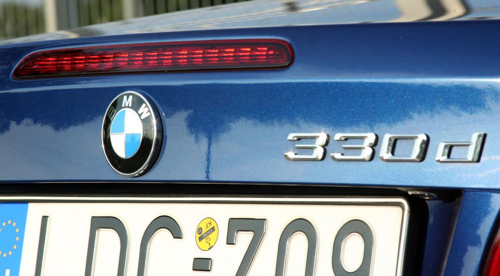 Teszt: BMW 330d vs. Lexus IS 250C 19