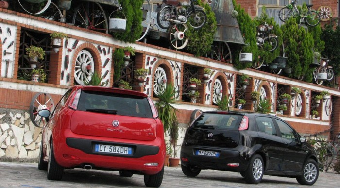 Repülőgép-anyahajóról rajtol az új Punto 9 | Vezess Motorok az égen