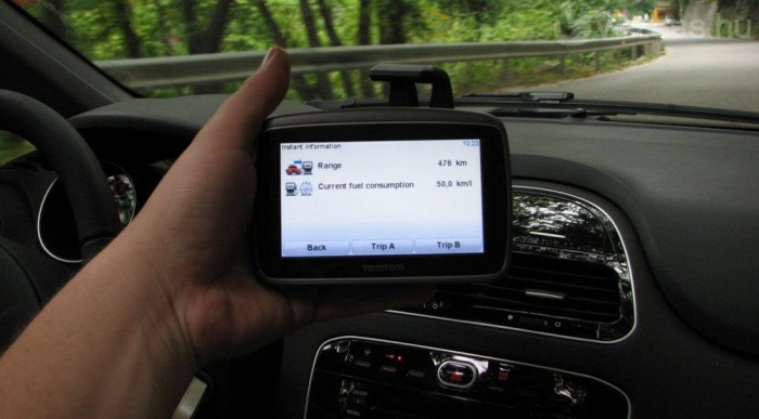 Repülőgép-anyahajóról rajtol az új Punto 11 | Vezess A számítógép Bluetooth-on kommunikál a navival