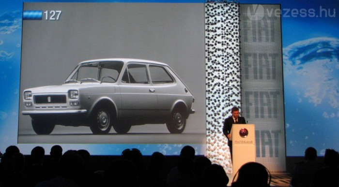 Repülőgép-anyahajóról rajtol az új Punto 14 | Vezess Emlékezetes kis Fiatok