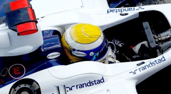 Rosberg elvesztette a sisakját