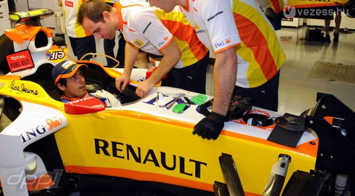 Azonnali pilótacsere a Renault-nál? 3 | Vezess Di Grassiank ajándék lenne a hazai verseny