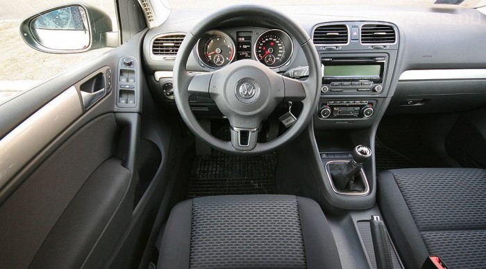 Elöl egyformán jó az üléshelyzet