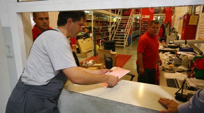 Csapjatok még hozzá két liter ablakmosót is!