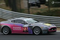 Csodás hang: V8-as Aston Martin Vantage