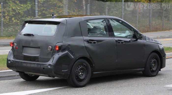 Képeken az új magyar autó 6