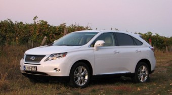 Hibridnek jó, Lexusnak nem jó