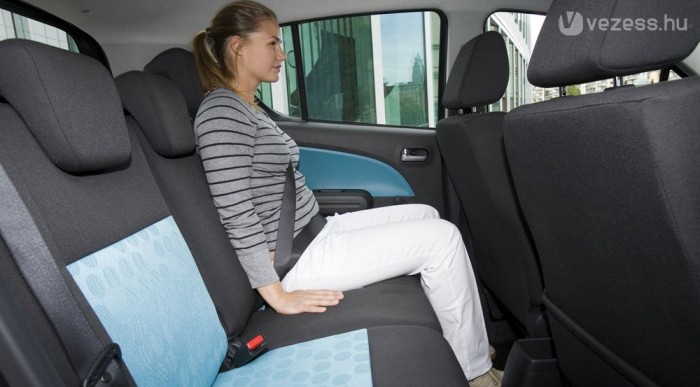 Normálisan elférni hátul