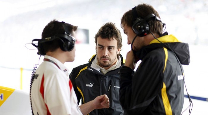 Új festést kap a Renault? 3 | Vezess A csapatruházatot már Japánra lecserélték