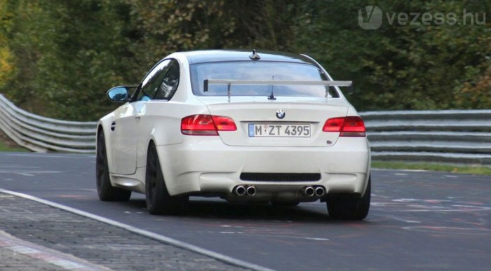 A motor és ahajtás változatlan