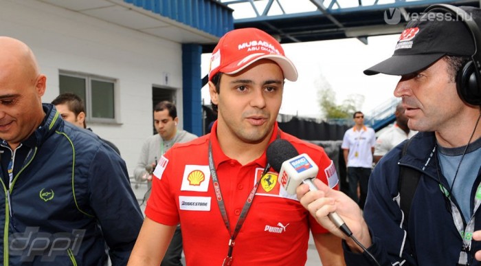 Massa megkapta a véres sisakot