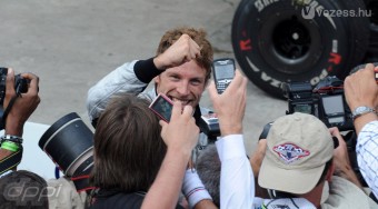 Button: Világbajnok vagyok, bébi!