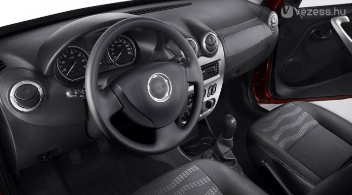 Ezüstös műanyag igyekszik feldobni