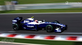 Hivatalos: A Williams Cosworth-re vált