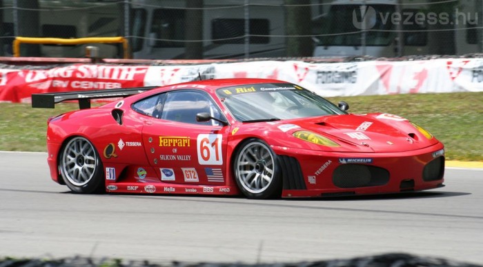 Durván aláz a ferraris – videó