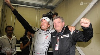 Marad vagy lelép a bajnok?