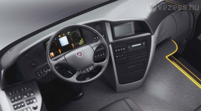 Kínai busszal a borulás sem gond 7