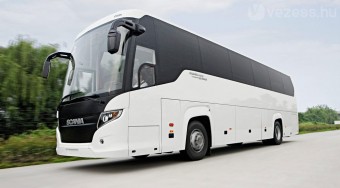 Kínai busszal a borulás sem gond