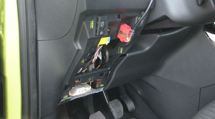 A gyári OBD-csatlakozóra dugták a profi műszert