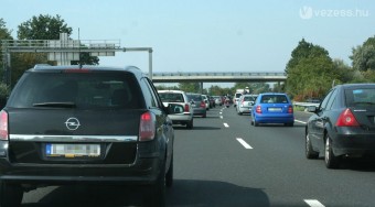 Önjáró autókonvojoké a jövő?