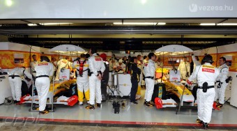 F1: Mégis kiszáll a Renault?